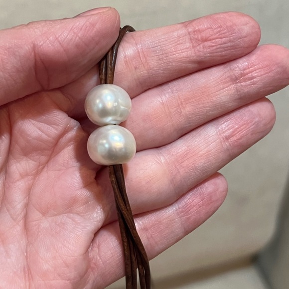 Drop Pearl & Leather Lariat Necklace - Picture 7 of 10